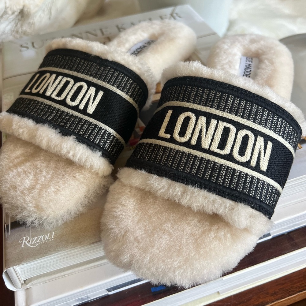 NEW KNOX FUR FLATS💗 - Picture 5 of 6